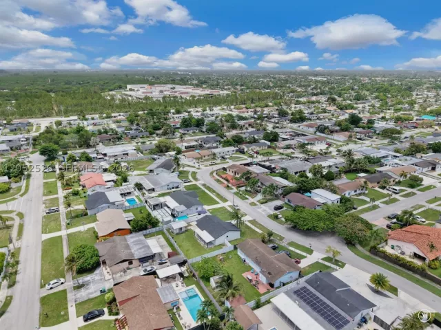 Продажа дома по адресу 18670 SW 123rd Ct - фото 8892749