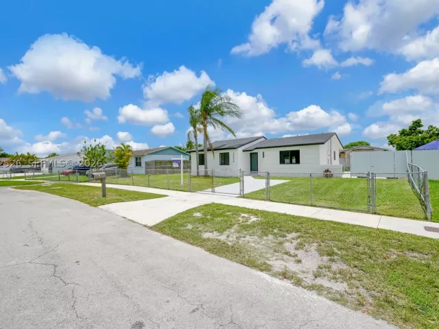 Продажа дома по адресу 18670 SW 123rd Ct - фото 8892733