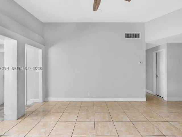 Продажа дома по адресу 18100 NW 7th Pl - фото 8936633