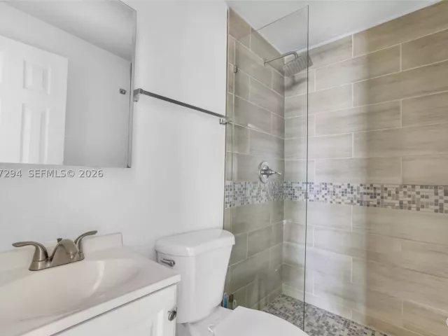 Продажа дома по адресу 18100 NW 7th Pl - фото 8936635