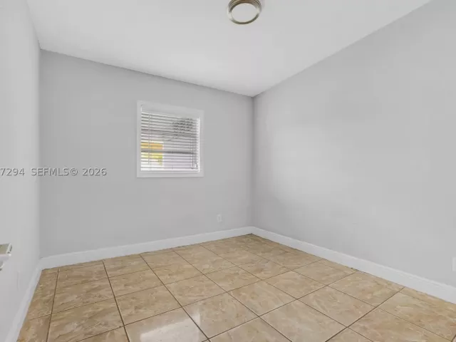 Продажа дома по адресу 18100 NW 7th Pl - фото 8936638