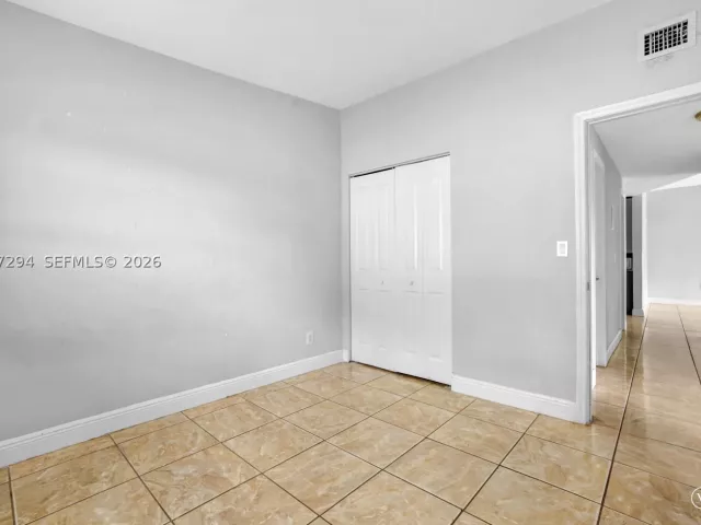 Продажа дома по адресу 18100 NW 7th Pl - фото 8936639
