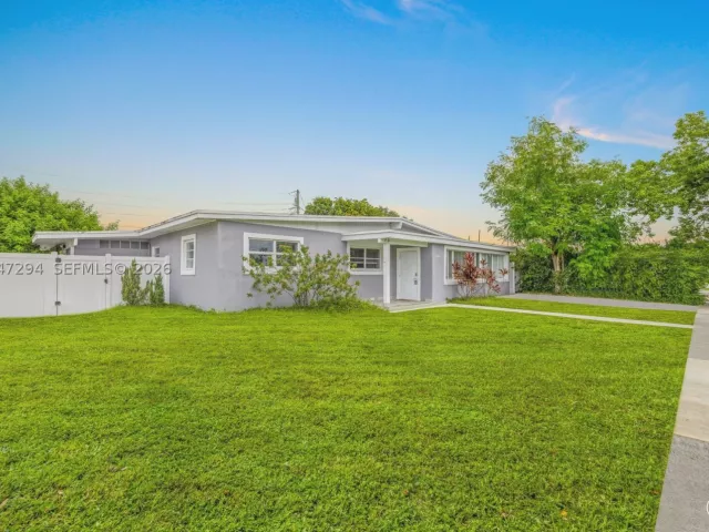 Продажа дома по адресу 18100 NW 7th Pl - фото 8936623