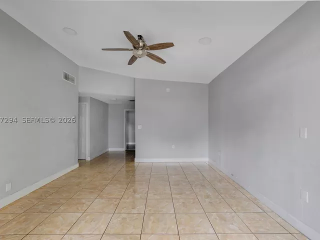 Продажа дома по адресу 18100 NW 7th Pl - фото 8936625