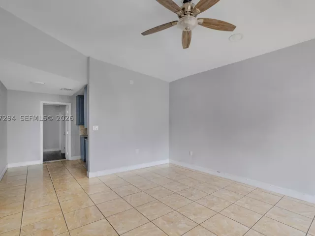 Продажа дома по адресу 18100 NW 7th Pl - фото 8936626