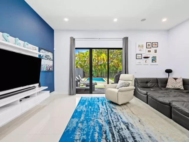 Продажа дома по адресу 3090 SW 17th Street - фото 9262709