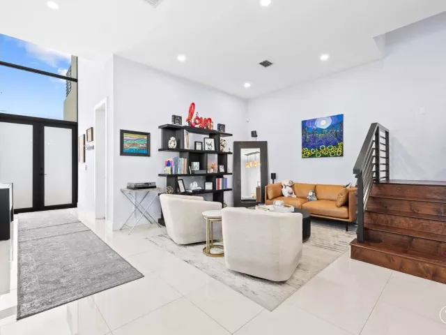 Продажа дома по адресу 3090 SW 17th Street - фото 9262702