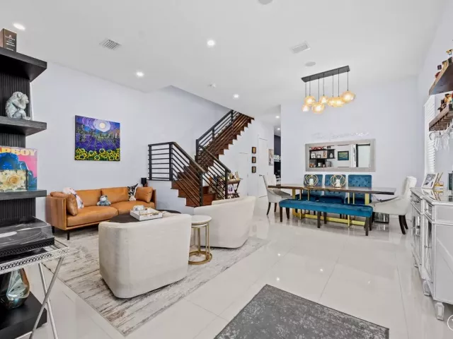 Продажа дома по адресу 3090 SW 17th Street - фото 9262703