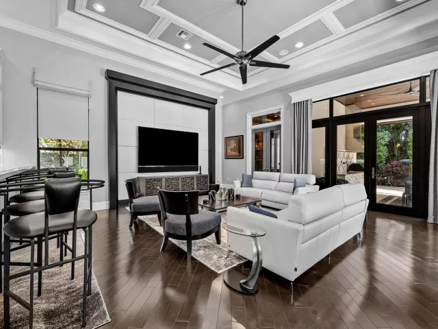 Продажа дома по адресу 16882 Crown Bridge Drive - фото 8909251