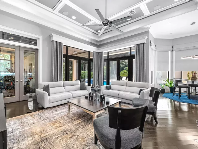 Продажа дома по адресу 16882 Crown Bridge Drive - фото 8909254