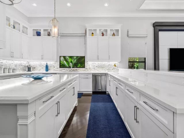 Продажа дома по адресу 16882 Crown Bridge Drive - фото 8909257