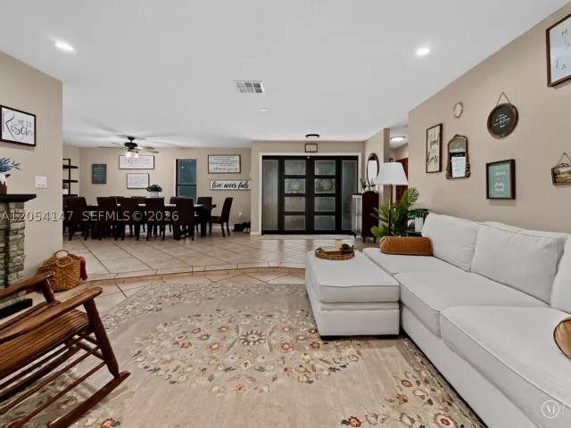 Продажа дома по адресу 225 NW 21st St - фото 8922727