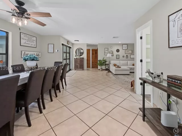 Продажа дома по адресу 225 NW 21st St - фото 8922731