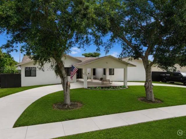 Продажа дома по адресу 225 NW 21st St - фото 8922719