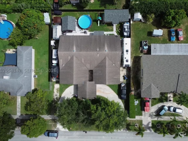 Продажа дома по адресу 225 NW 21st St - фото 8922720