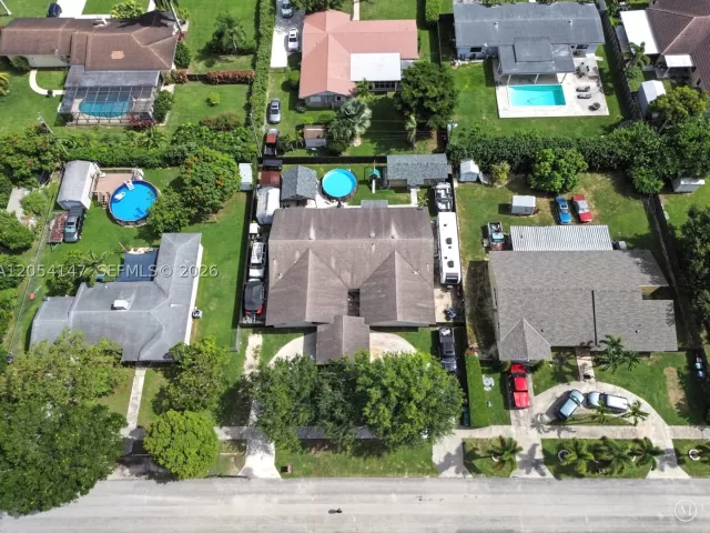 Продажа дома по адресу 225 NW 21st St - фото 8922722