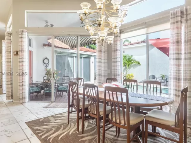 Продажа дома по адресу 1221 E Bel Aire Dr E - фото 8902763