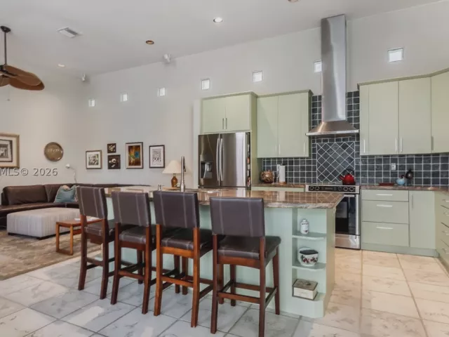Продажа дома по адресу 1221 E Bel Aire Dr E - фото 8902769