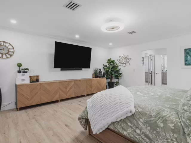 Продажа дома по адресу 3203 NE 6th - фото 9310908