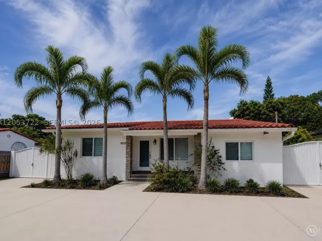 Продажа дома по адресу 6320 SW 24th St - фото 8897240
