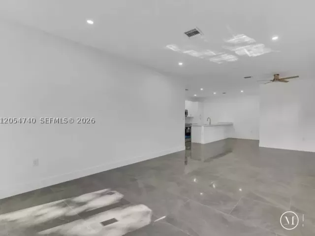 Продажа дома по адресу 1539 SW 44TH AVE - фото 8894964