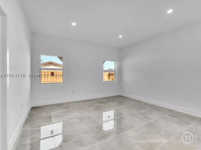 Продажа дома по адресу 1539 SW 44TH AVE - фото 8894965