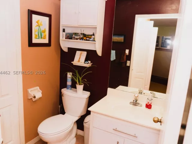 Продажа дома по адресу 7081 SW 158th Ct - фото 8930009