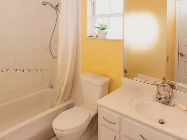 Продажа дома по адресу 7081 SW 158th Ct - фото 8930010
