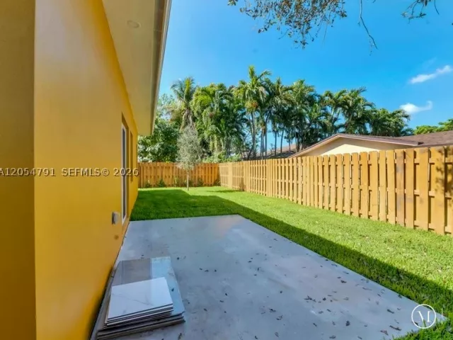 Продажа дома по адресу 1541 SW 44 AVE - фото 8894955