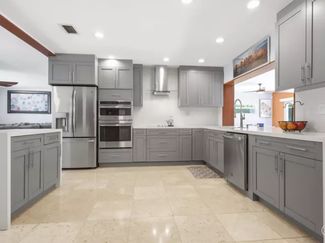 Продажа дома по адресу 3316 NE 40TH Court - фото 8912187