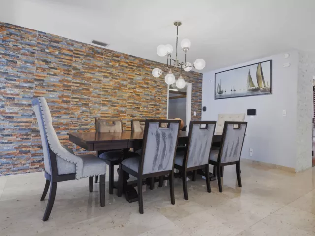 Продажа дома по адресу 3316 NE 40TH Court - фото 8912189