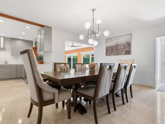 Продажа дома по адресу 3316 NE 40TH Court - фото 8912190