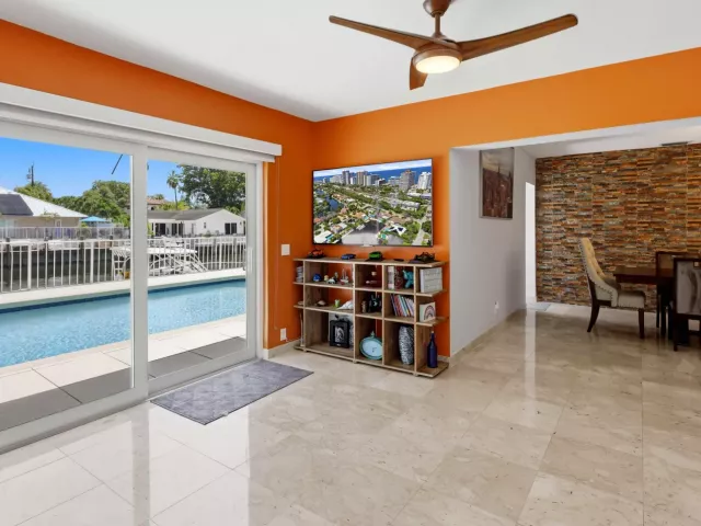 Продажа дома по адресу 3316 NE 40TH Court - фото 8912191