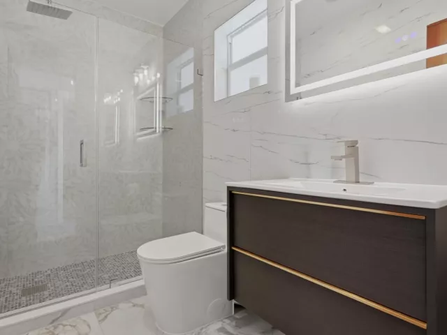 Продажа дома по адресу 3316 NE 40TH Court - фото 8912195