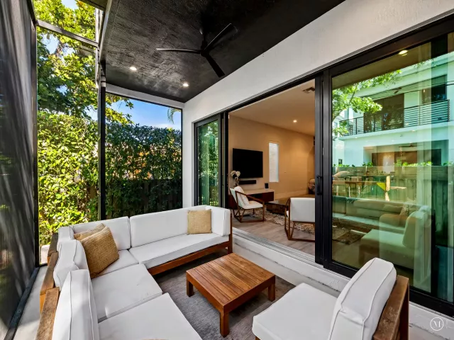 Продажа дома по адресу 315 NE 15th Avenue - фото 8922803