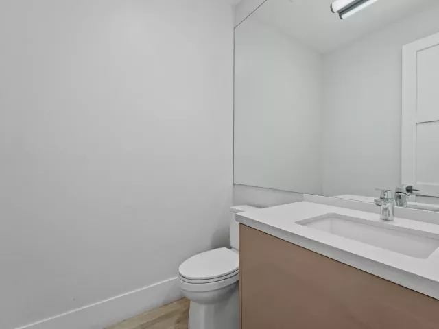 Продажа дома по адресу 315 NE 15th Avenue - фото 8922808