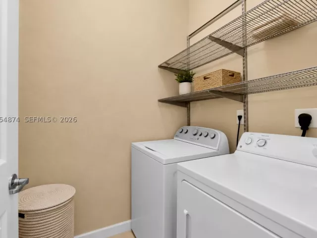 Продажа дома по адресу 12999 SW 132nd Ter - фото 8900641