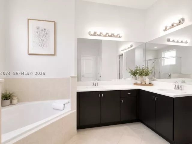 Продажа дома по адресу 12999 SW 132nd Ter - фото 8900637