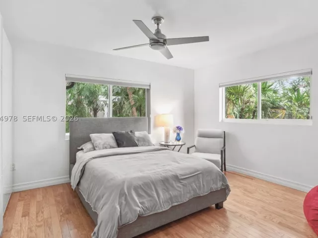 Продажа дома по адресу 6511 Riviera Dr - фото 8895761