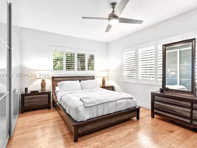 Продажа дома по адресу 6511 Riviera Dr - фото 8895763