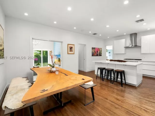 Продажа дома по адресу 9172 Carlyle Ave - фото 8896855