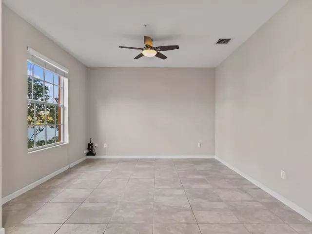 Продажа дома по адресу 259 SW 7TH Street 259 - фото 8894362