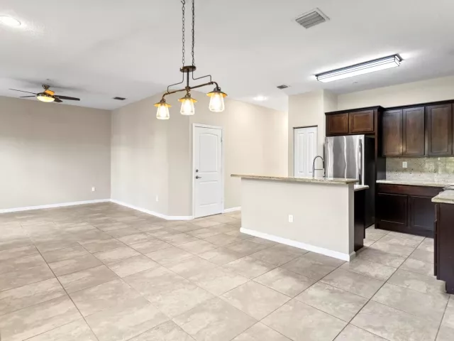 Продажа дома по адресу 259 SW 7TH Street 259 - фото 8894366
