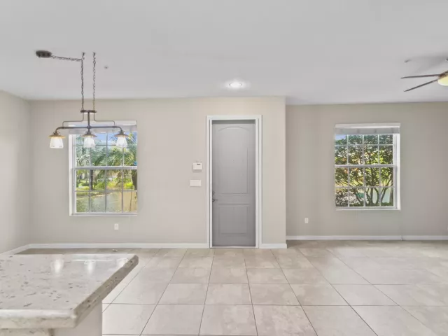 Продажа дома по адресу 259 SW 7TH Street 259 - фото 8894369