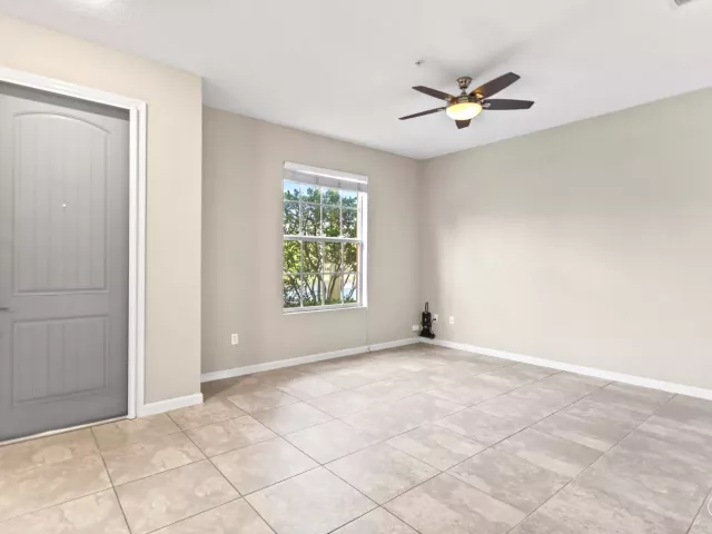 Продажа дома по адресу 259 SW 7TH Street 259 - фото 8894370