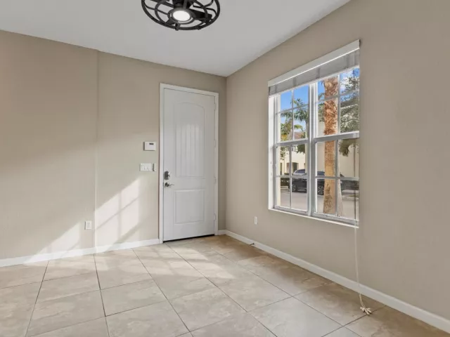 Продажа дома по адресу 259 SW 7TH Street 259 - фото 8894355