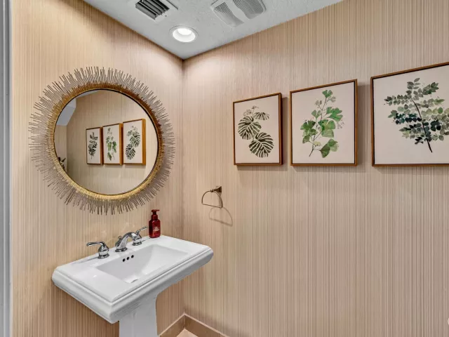 Продажа дома по адресу 1617 NE 2nd Court - фото 8916996