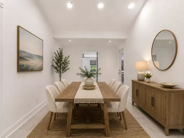 Продажа дома по адресу 1432 NE 2ND Avenue - фото 9375121