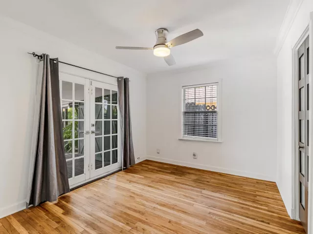Продажа дома по адресу 1432 NE 2ND Avenue - фото 9375135
