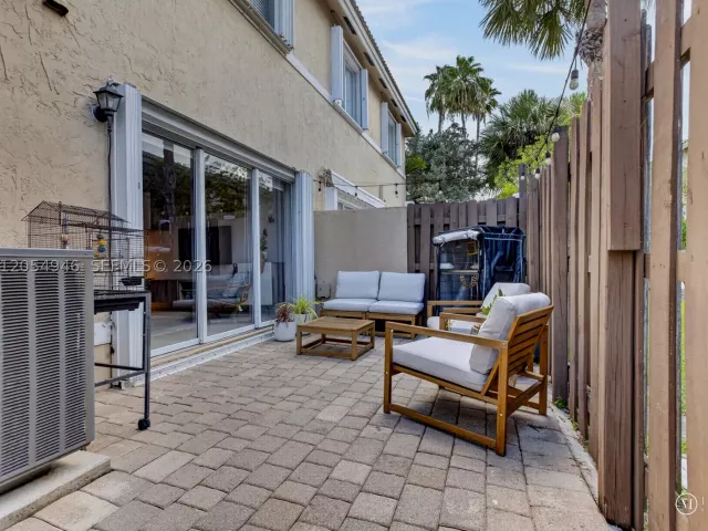 Продажа дома по адресу 17071 NW 22nd St - фото 8896838